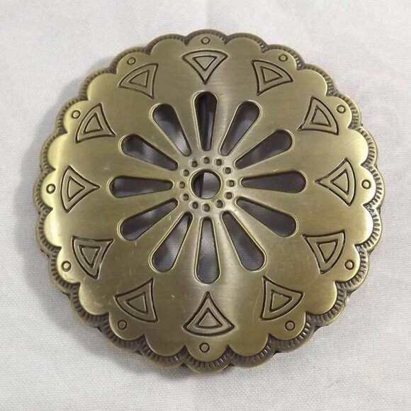 Ornate Gold Tone Metal Round Belt Buckle with Cut Outs - Picture 1 of 9